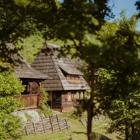 Raven'S Nest - The Hidden Village, Transylvania - Romania Sub Piatra Екстер'єр фото