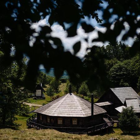 Raven'S Nest - The Hidden Village, Transylvania - Romania Sub Piatra Екстер'єр фото