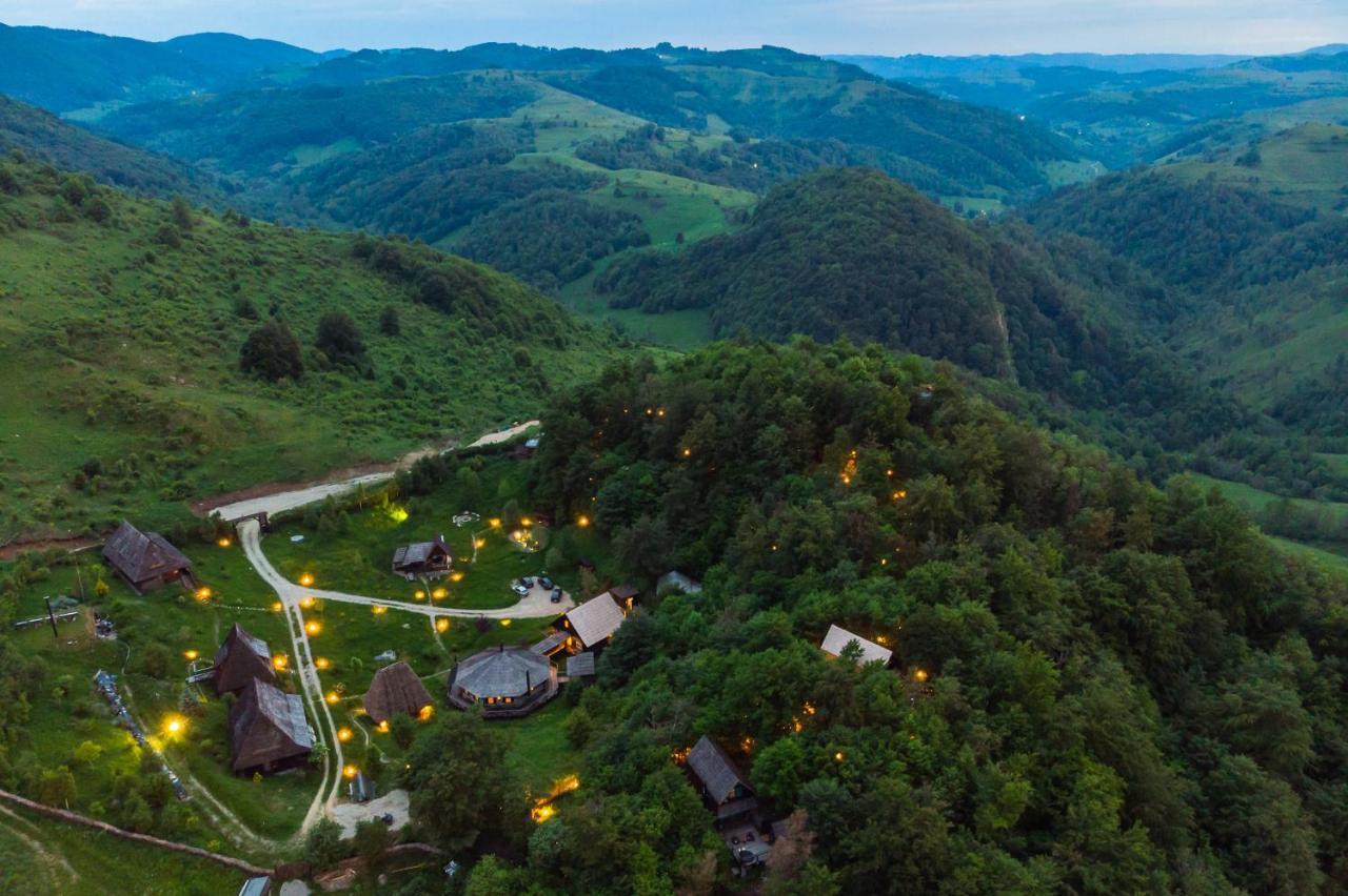 Raven'S Nest - The Hidden Village, Transylvania - Romania Sub Piatra Екстер'єр фото